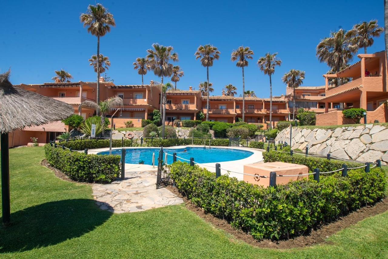 Fantastic Beachfront Apartment Estepona Exteriér fotografie